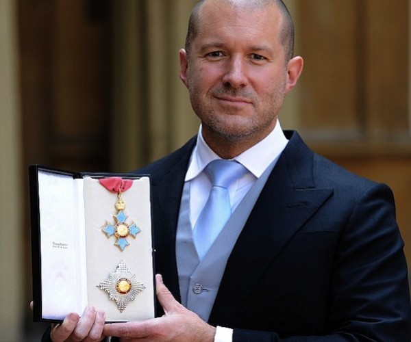Jonathan ive به طور رسمی لقب شوالیه را در بریتانیا دریافت کرد