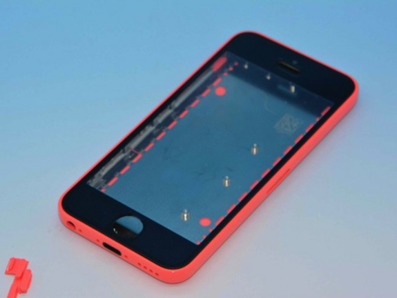 تصاویر iPhone 5C قرمز با پنل جلویی منتشر شد