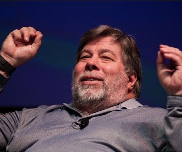 وزنیاک: اپل و گوگل باید شریک همدیگر باشند