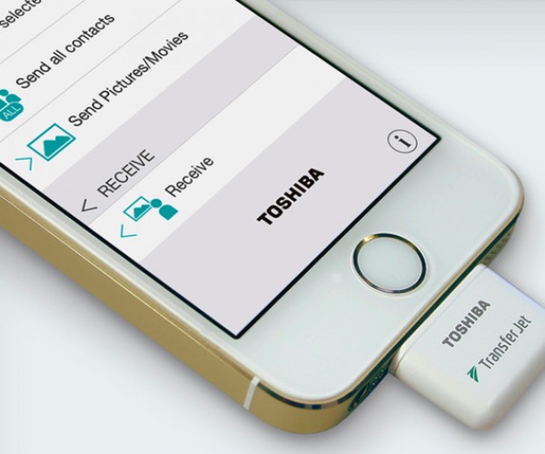توشیبا از دانگل‌های TransferJet برای دستگاه‌های iOS رونمایی کرد
