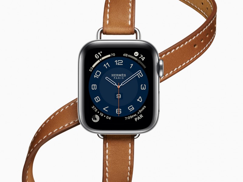 Apple_watch-series-6-hermes-stainless-steel-silver-double-tour_09152020