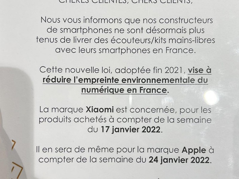 توقف ارائه EarPods در جعبه آیفون‌های جدید در کشور فرانسه